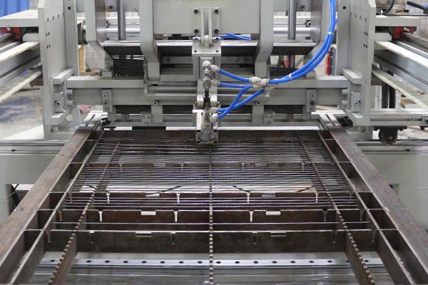 Hwashi CNC-Controlled Spot Welding Machine for High-Volume Refrigerator Wire Rack Production 2