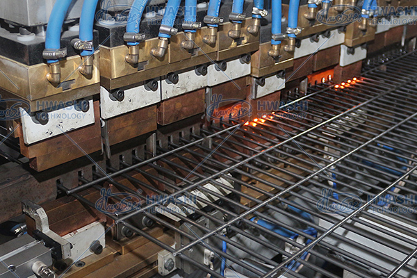 Advanced Automatic Wire Shelf Welding Machine For Wire Mesh Deck Shelving Production Line 6