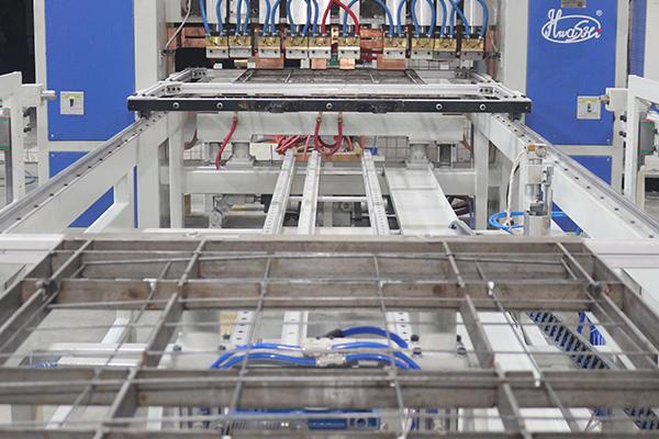 Hwashi Automatic Multi Point Refrigerating Condenser Wire Mesh Spot Welding Machine Low Carbon Steel Wire Mesh Welding 6