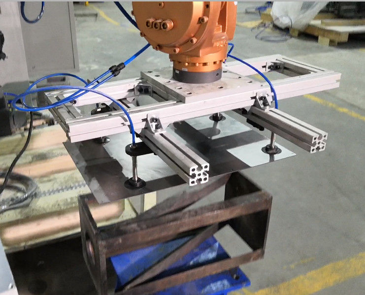 Industrial Handling And Palletizing Robot With Suction Cup Gripper For Light Flat Panel