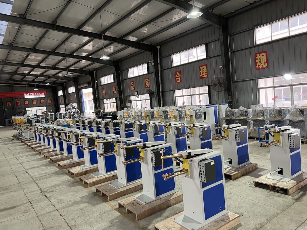 18KA Foot Pedal Operated Spot Welding Machine For Iron Wire Products