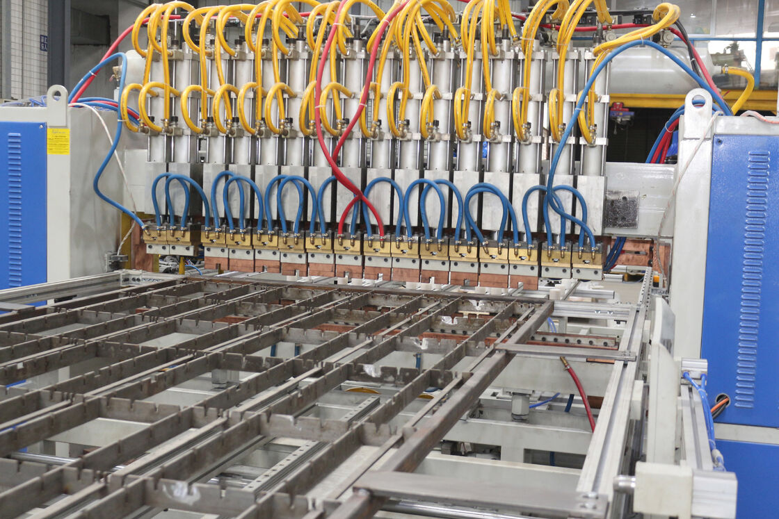 Hwashi CNC Auto Feeder Single Head Oven Racks Welding Machine, Wire Mesh/Kitchen Rack Automatic Wire Mesh Spot Welding Machine